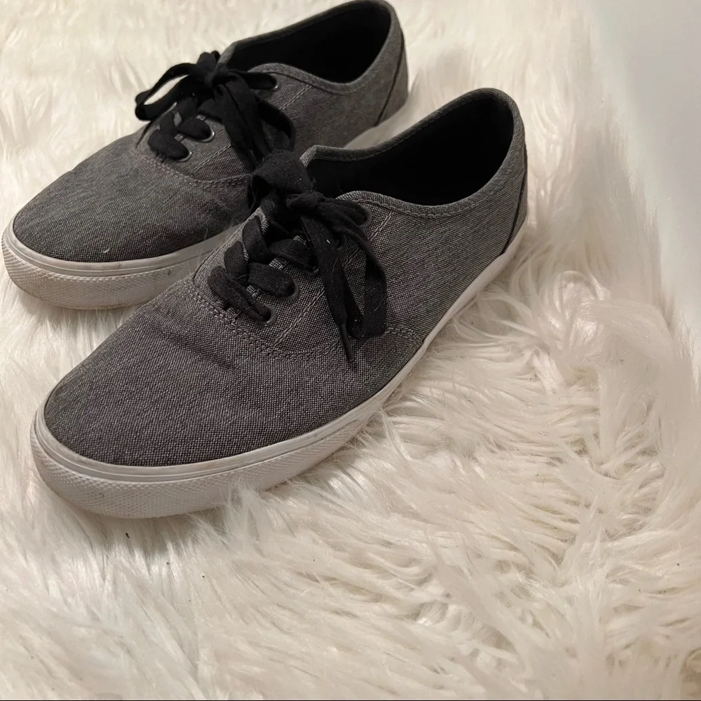 Old Navy Men's Size 9 Lace-Up Sneakers Medium Gray Heather